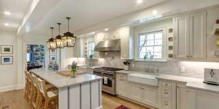 3204 Abercorn Street Gallery 6