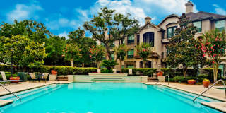 Village on the Parkway Apartments Gallery 39