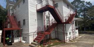 Penthouse Vintage Apartment in Historic Home Near Downtown Gallery 13