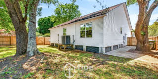 Modern Living in the Heart of West Ashley Gallery 37