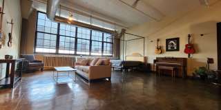 Downtown Saint Paul DREAM Loft-  Close to work, coffee, bars, restaurants, and light rail Gallery 1
