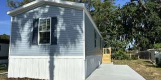5537 Our Lane Gallery 1