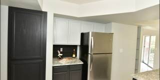 31 STRATFORD HALL Circle Gallery 21