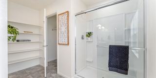 6818 Gateway Crossing Street Gallery 22