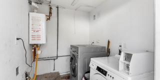 801 Dobbins Street Gallery 16