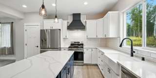 Charming & Updated 4BD/2.5BA! Charming & Updated 4BD/2.5BA! Gallery 14