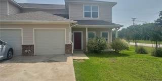 100 Bridle Court Gallery 1