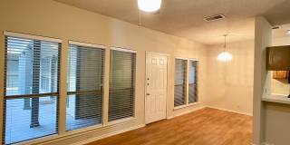 Central/UT 2/2 Apartments PRELEASE 8/15/2025 Gallery 1