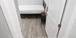 1935 Speck Dr - Room 4 Gallery 10