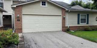 5658 DRAKE HOLLOW Drive E Gallery 1