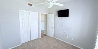 Charming 2 bedroom single story townhome Gallery 11