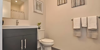 Station Square Gallery 5