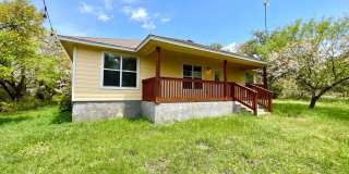 AVAILABLE NOW!!! Lake Life Meets Modern Comfort in Kingsland! Gallery 26