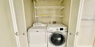1,600 sqft 2-Level SOMA 1BD+2 Bonus Rooms+ 1.5BA Loft! 2 Car Pkg! Laundry! Balcony! -PROGRESSIVE Gallery 22