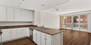 Kingston Pointe Apartments Gallery 12