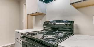 Beautiful updated home in The Village - 2 bed 1 bath Gallery 17