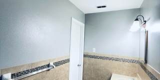 210 North Michigan Avenue Gallery 6