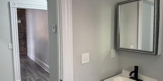 1918 REDELL Street Gallery 14