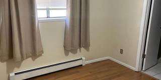 Condo in Pendleton Square Gallery 27