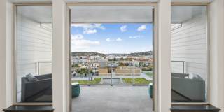 Leva on Market Gallery 18