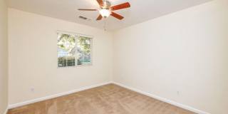 Clean and neat 4 bedroom, 2 bathroom single story in the Fancher Creek area 93727 Gallery 14