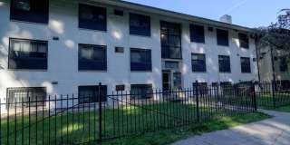 Beautiful 2 Bedroom 1 Bath Condo Conveniently Located Gallery 1