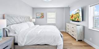 Available on May 27 - Stunning Furnished Waterfront Condo – 2 Beds / 2 Baths with Gulf-to-Bay Views! Gallery 19