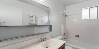 Maintained Mesa rental offering comfort, convenience, and easy access to everything the East Valley has to offer! Gallery 14