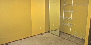 Pre-Lease 4 Bedroom 3.5 Bath Townhouse. Gallery 19