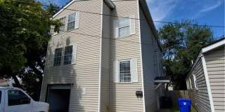 1536 W 40th Street Gallery 1