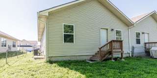 Fenced in yard! Gallery 5