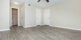 Montabella at Oak Forest Apartments Gallery 30