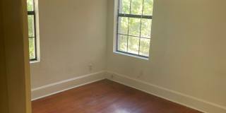 1 bedroom Downtown Apartment in Historic District Gallery 6