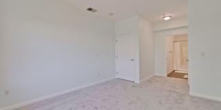 Excellent 2 Bed 2 Bath Condo - Completely Remodeled! Gallery 35