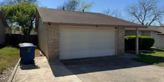 3 Bed / 2 Bath – Updated Home with Fireplace  Large Backyard Gallery 4