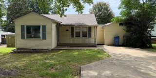 3 Bedroom Home with wonderful yard space Gallery 1