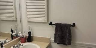 Charming 3BR Condo in Aurora Gallery 20