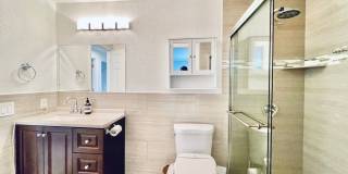 Beautifully Renovated 5 Bedroom House with Large Yard! Gallery 23