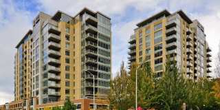 Great 2bd/2ba modern town home located in the center of South Lake Union W/S/G and ( 2) parking spaces included! Gallery 1