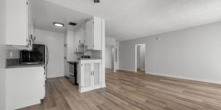 8011 W. Romaine Street Gallery 32