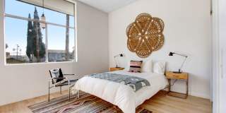 1043 N Ardmore Ave Gallery 13