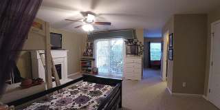 Room in 4 Bedroom Home at Haywards Heath Ln Gallery 10