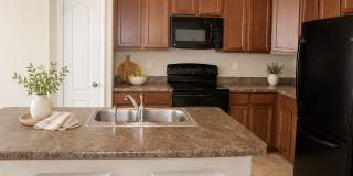 Two Story Townhouse in Old Colorado City! Gallery 4