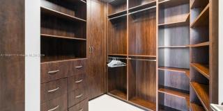 200 Biscayne Boulevard Way Gallery 23