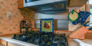 819 Dunlewy Street Gallery 19