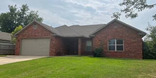 813 North Harrison Avenue Gallery 1