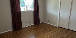 4 Bedroom, 2 Bathroom Home near Louisiana & Osuna Gallery 10