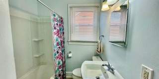 532 DUNLAP Street Gallery 13