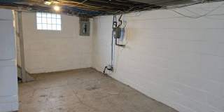 Charming 4-Bedroom Property in Prime Location Gallery 28