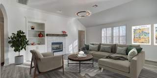 Absolutely Adorable, 2 bed, 2 bath, 2 car + study Gallery 1
